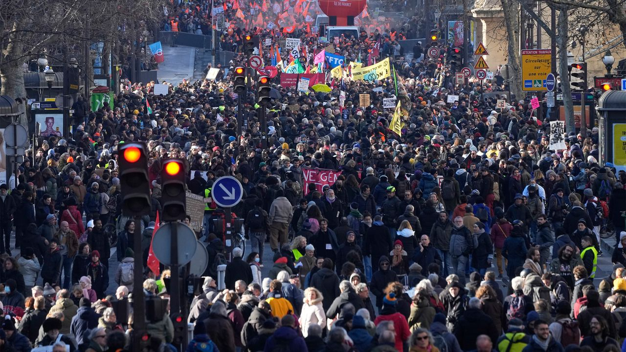 Во Франции к протестам присоединились рыбаки из Нормандии и Бретани