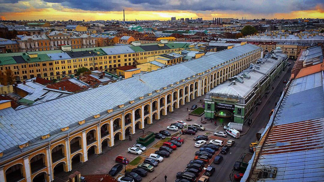 В Санкт-Петербурге на Думской опечатали все бары, где алкоголь наливали несовершеннолетним