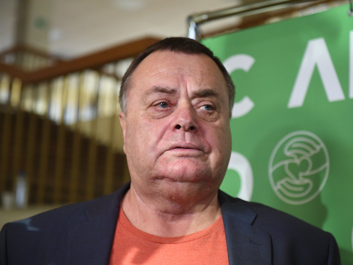 Отец Жанны Фриске рассказал, что Шепелев до сих пор не дает ему видеться с внуком