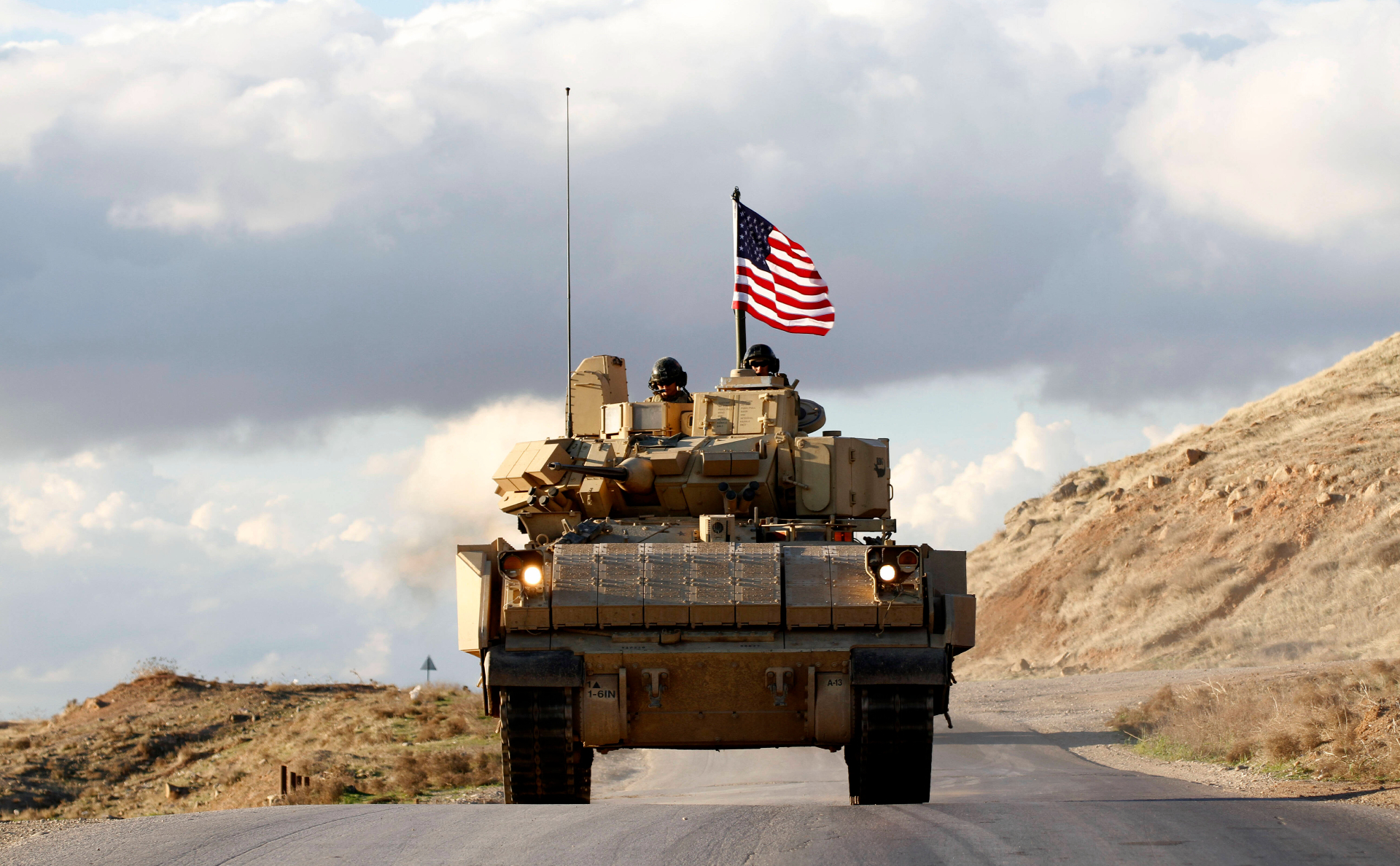 Военные части США подверглись ракетному обстрелу в Сирии