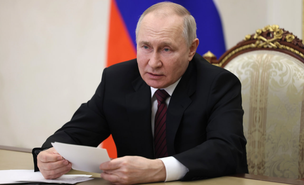 Владимир Путин принял отставку губернатора Омской области