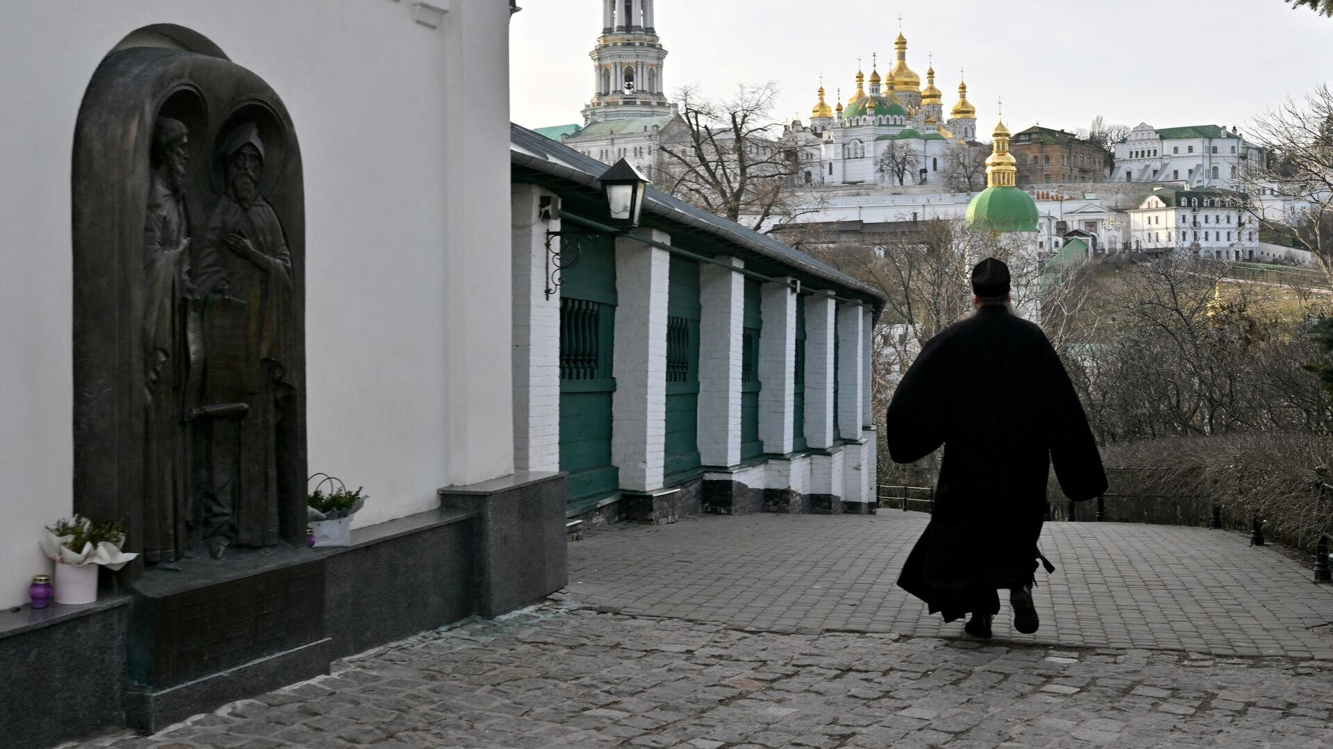 Митрополит Павел: в 17:00 готовится штурм Киево-Печерской лавры