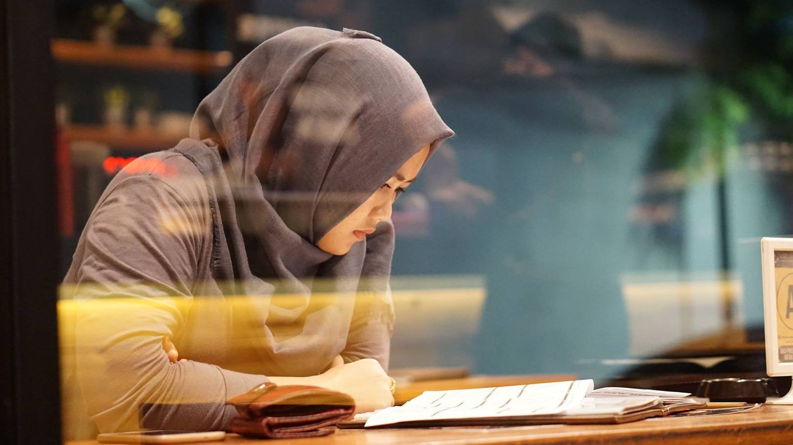 ВУЗы Ирана откажутся обучать девушек без хиджаба