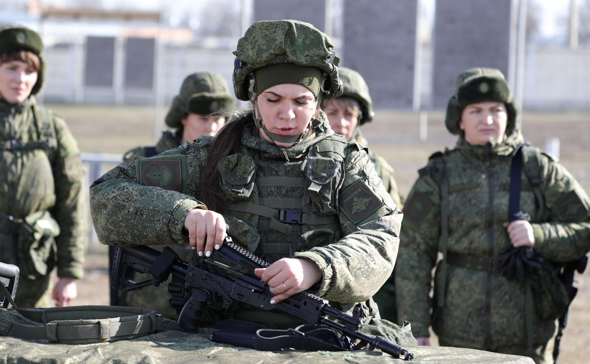 В Москве открыли горячую линию с информацией о военной службе по контракту