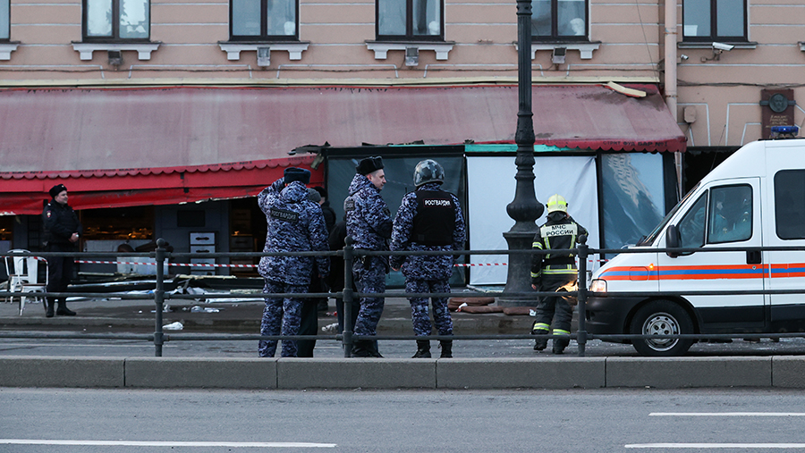 СК России переквалифицировал уголовное дело о взрыве в питерском кафе на теракт