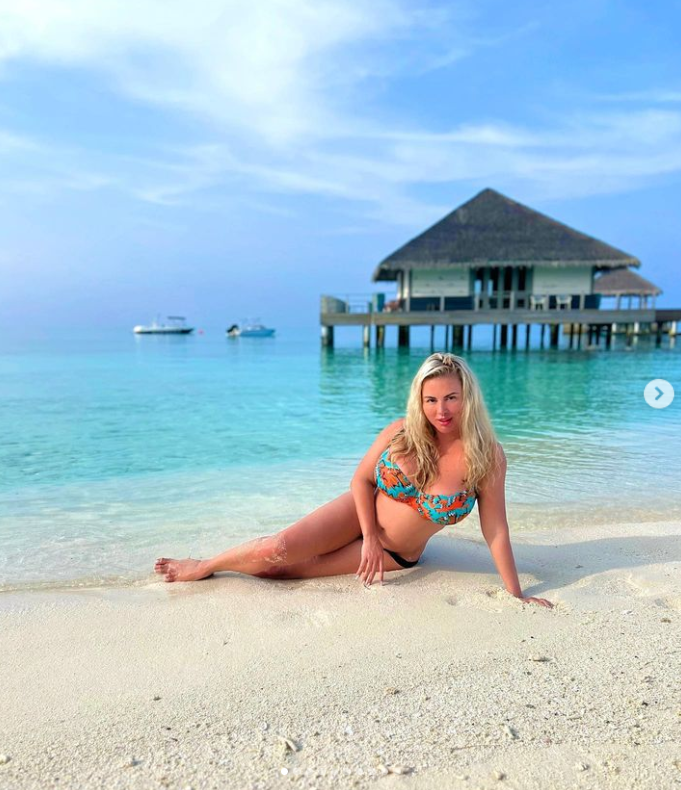 Анна Семенович удивила фанатов снимками внешности без фотошопа