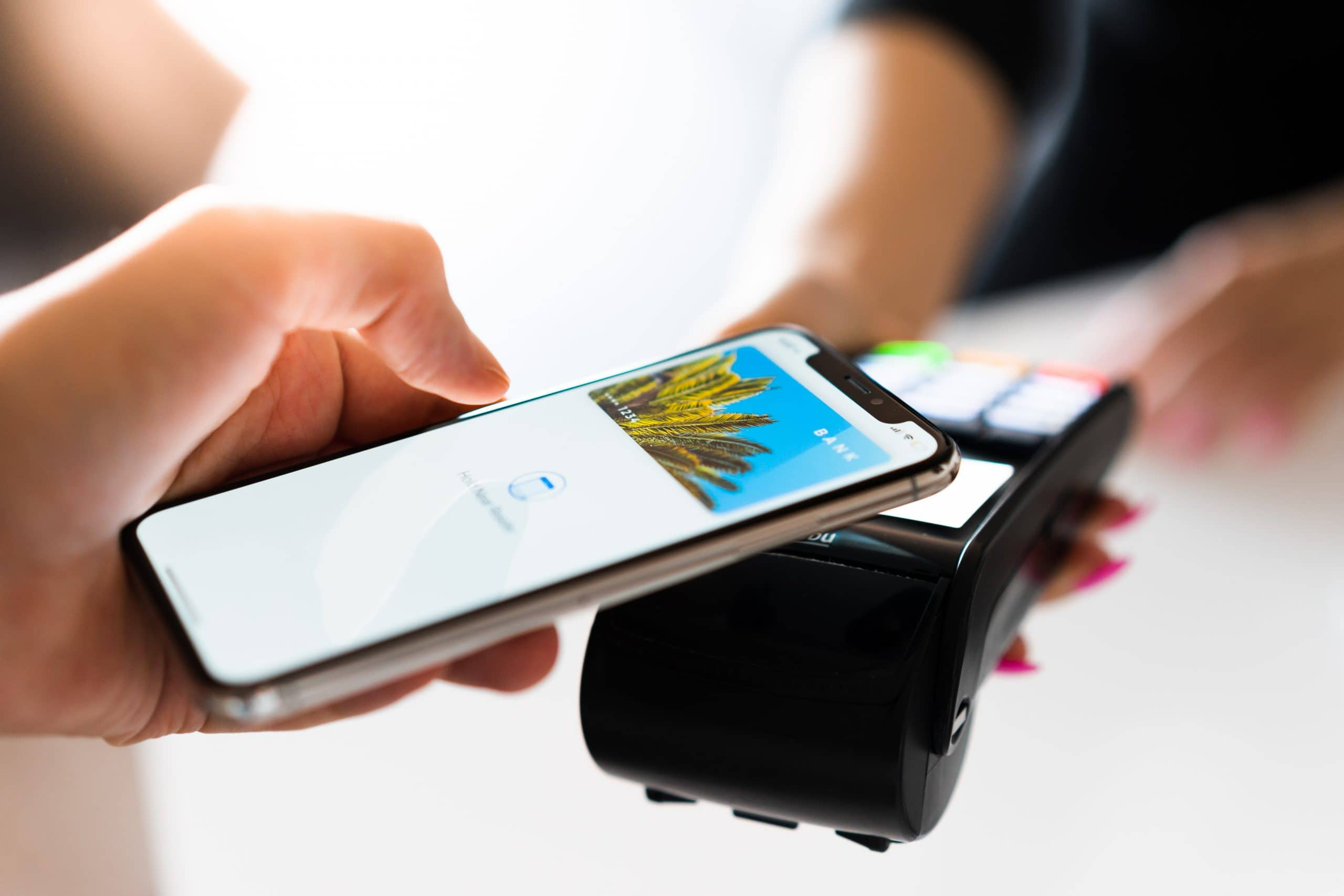 В России нашли отечественную замену ушедшим из страны Apple Pay и Google Pay