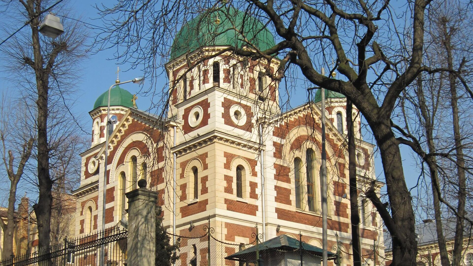 Во Львове радикалы захватили храм Георгия Победоносца