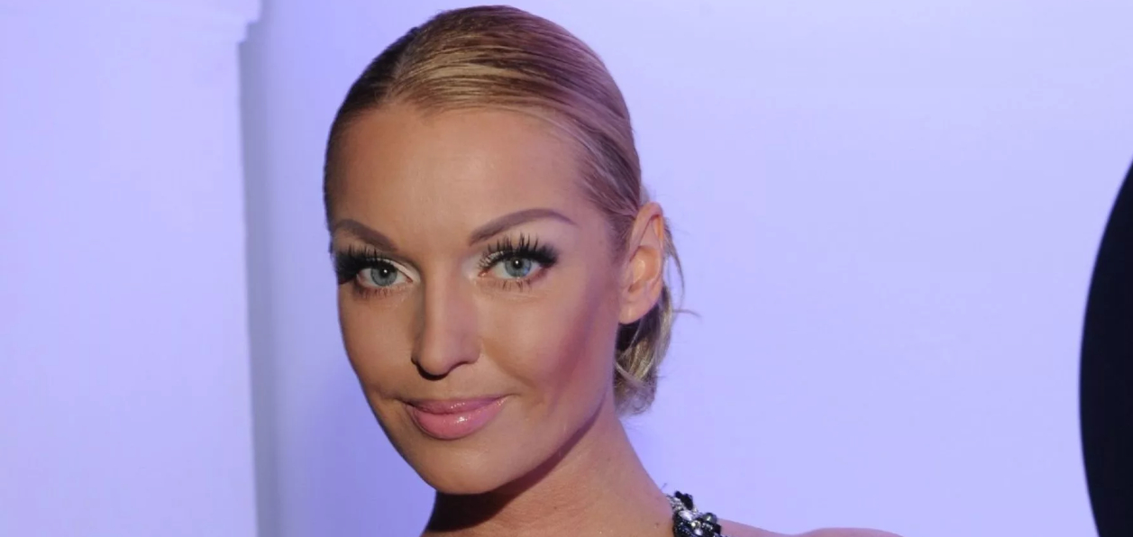 Анастасия Волочкова сообщила, что получала 100 долларов в Большом театре в начале карьеры