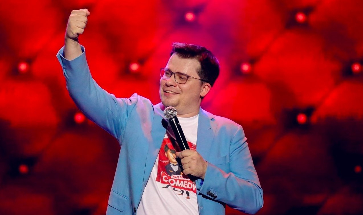 Гарик Харламов высмеял Оскара Кучеру в шоу «Comedy Club»