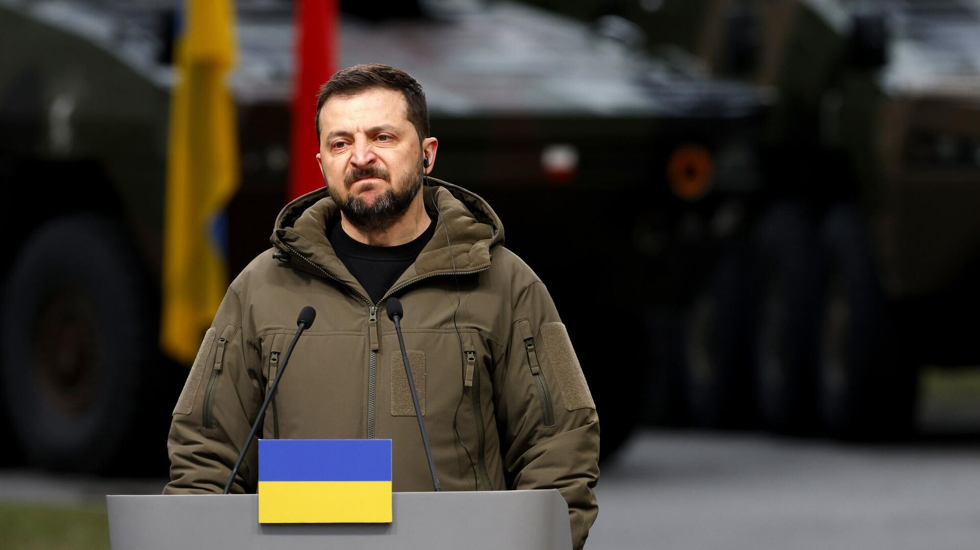 Осташко: граждане Польши назвали делегацию Зеленского «шоу уродов в кроссовках»