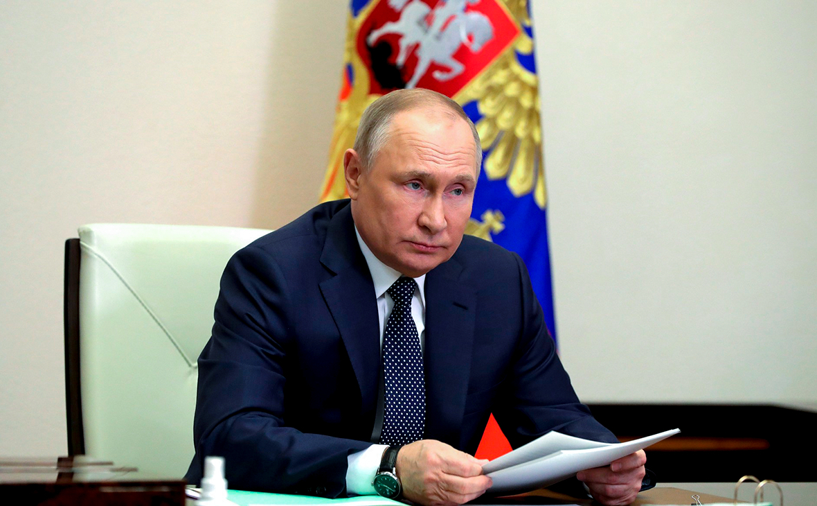 Путин поручил СК РФ установить места захоронения бойцов Красной Армии
