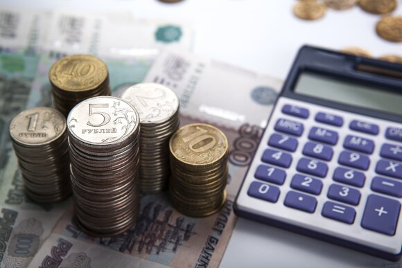 Минфин: дефицит бюджета РФ в январе-марте оценивается в 2,4 трлн рублей