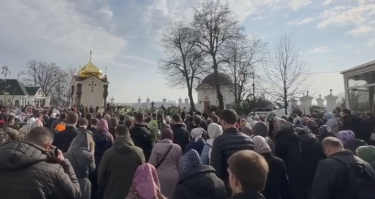 Раскольники предлагают уехать в Россию пытающимся отстоять свою веру прихожанам