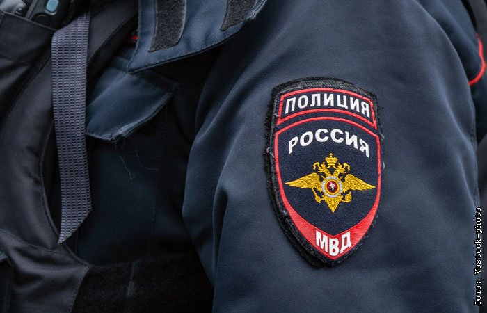 Красноярского полицейского подозревают в превышении полномочий