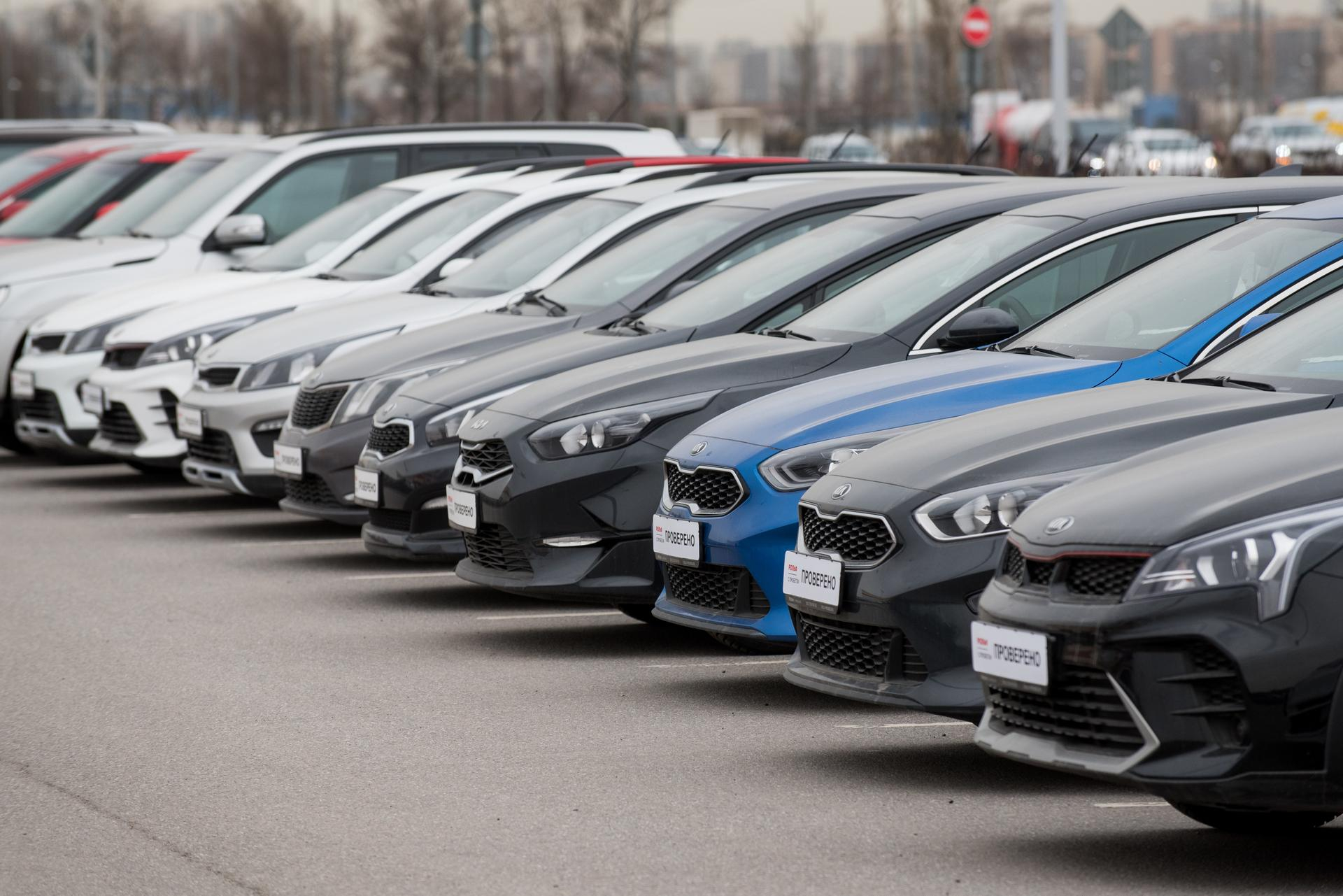 Из-за падения рубля импортные иномарки подорожали на 10%