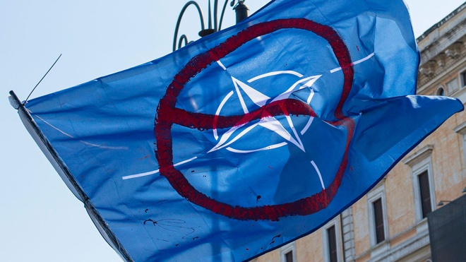 NDP: военный блок НАТО умирает и бьется в предсмертных судорогах