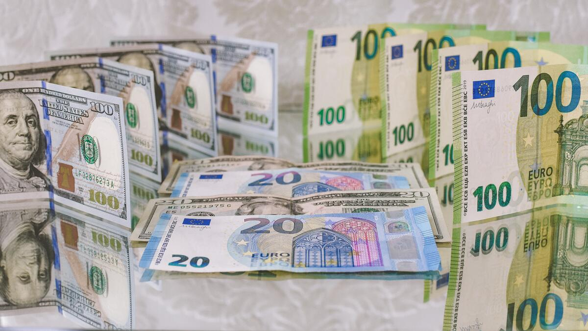 Экономист МГУ: в ближайшее время не стоит ожидать изменений курса доллара и евро
