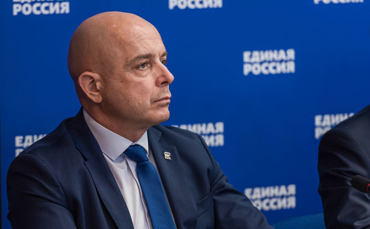 Депутат Сергей Сокол встретился с бойцами из Хакассии, воюющими на передовой