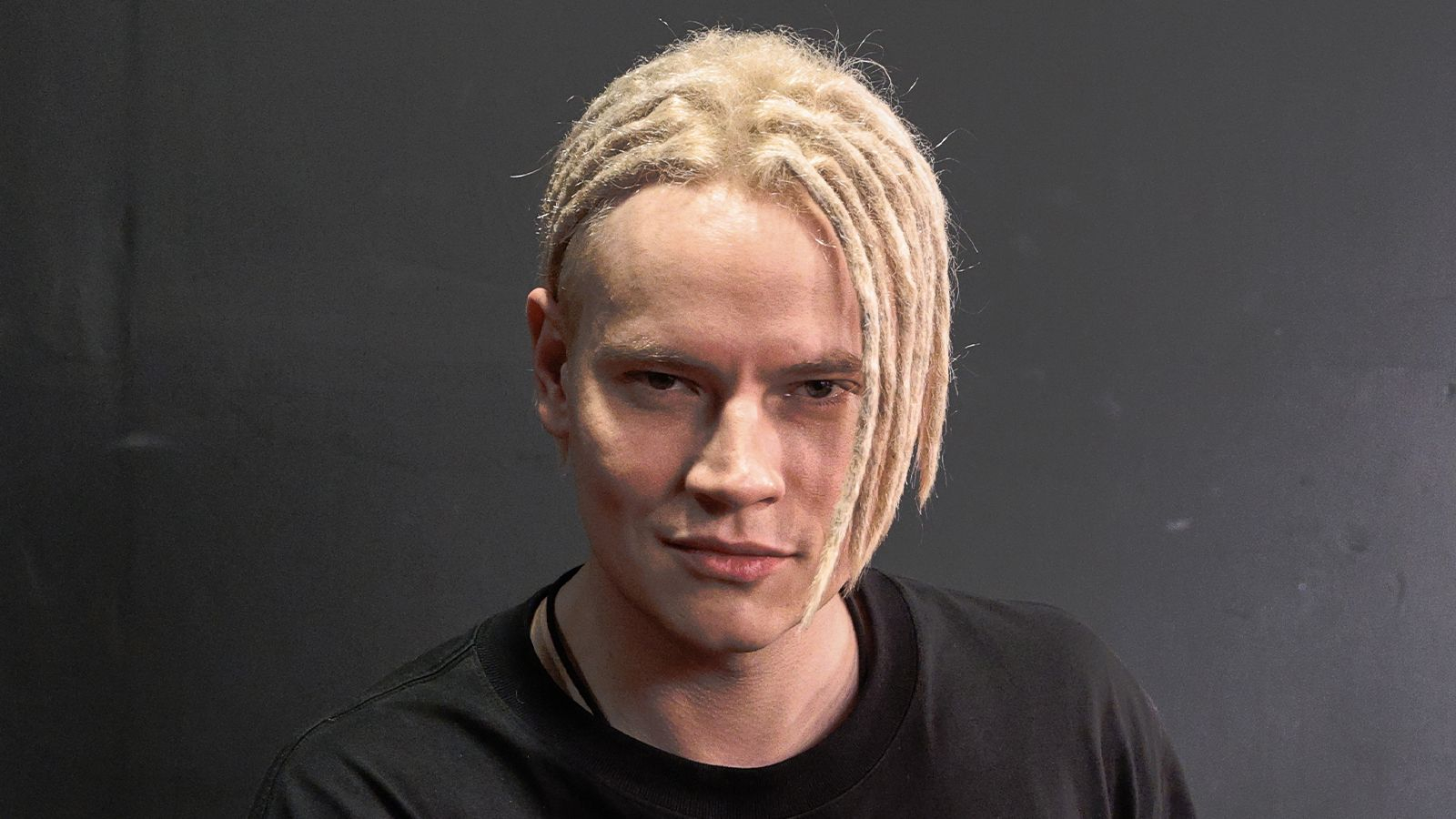 Лидер группы «Ленинград» Шнуров положительно оценил творчество певца SHAMAN