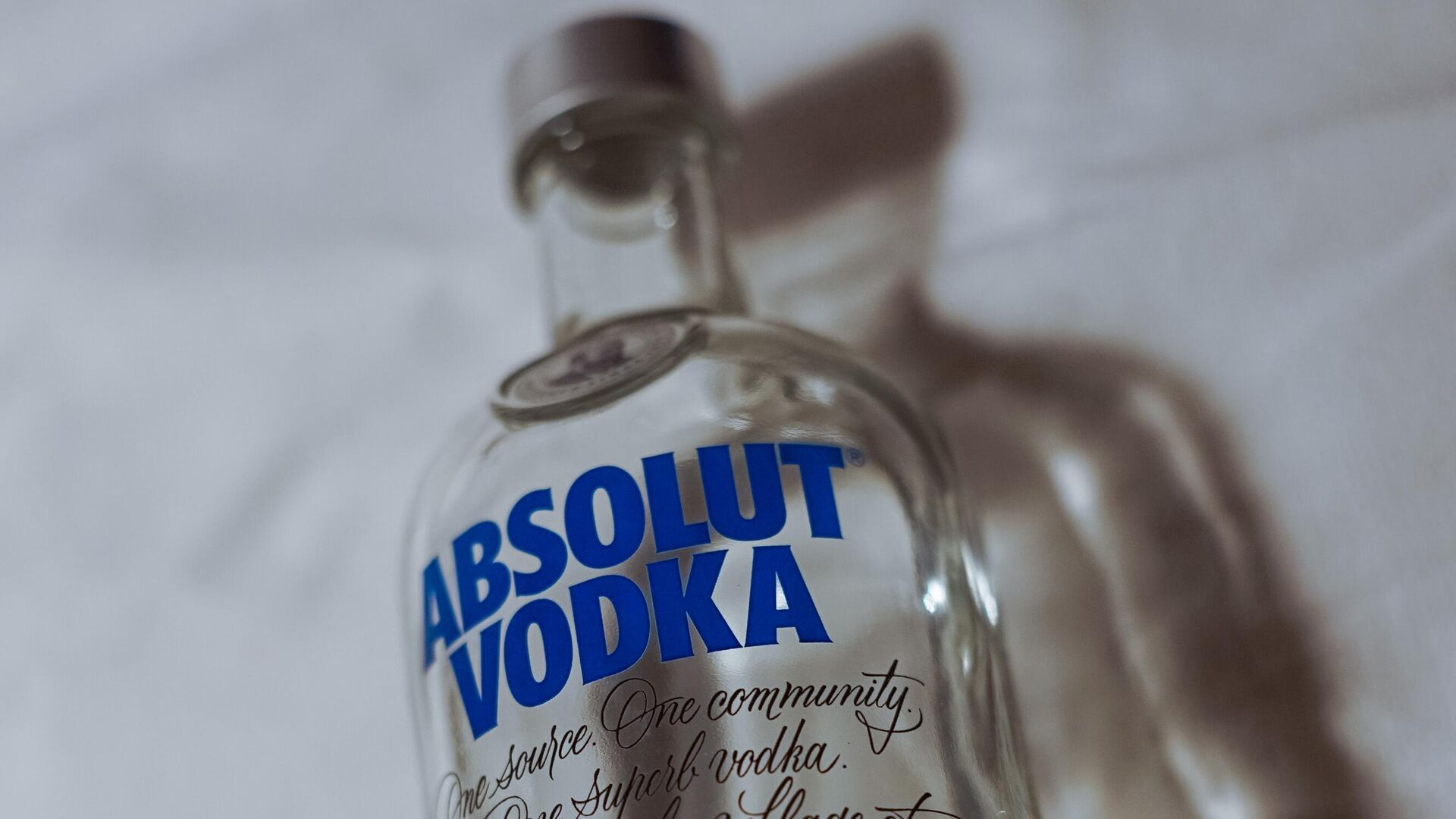 Производитель водки Absolut прекратит экспорт в Россию
