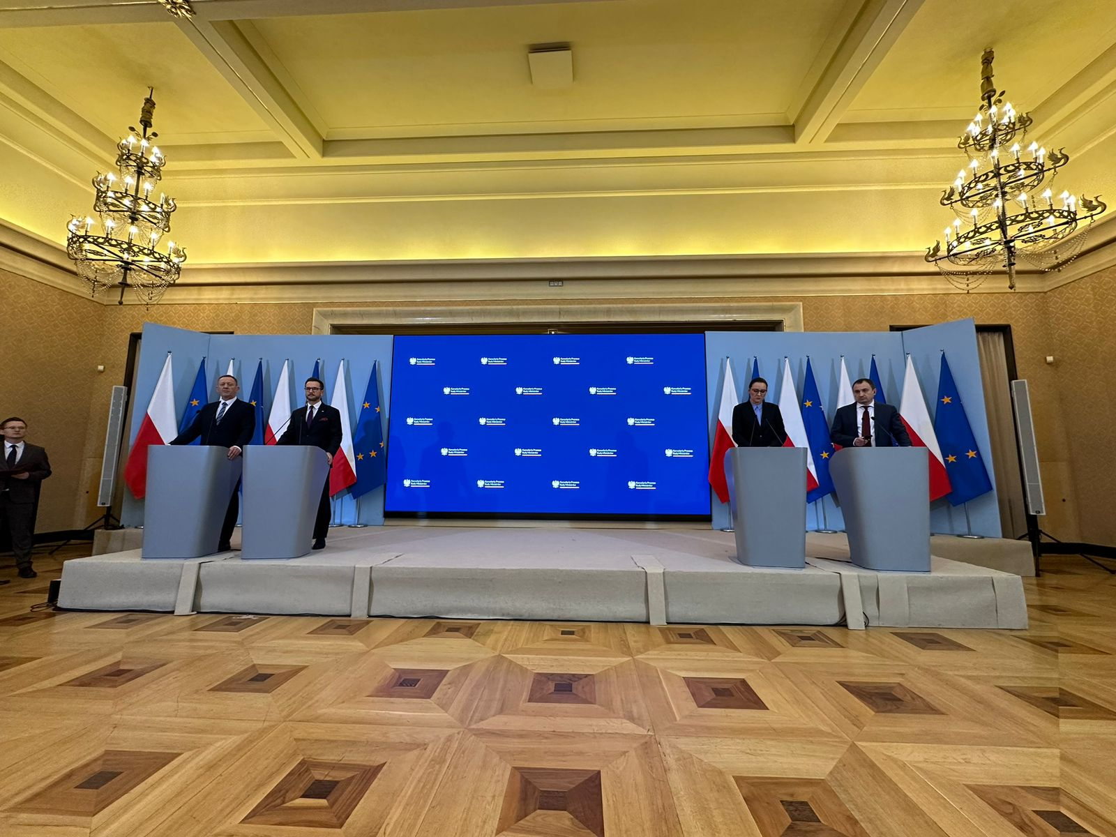 Украина и Польша договорились о возобновлении транзита зерна и другой агропродукции 