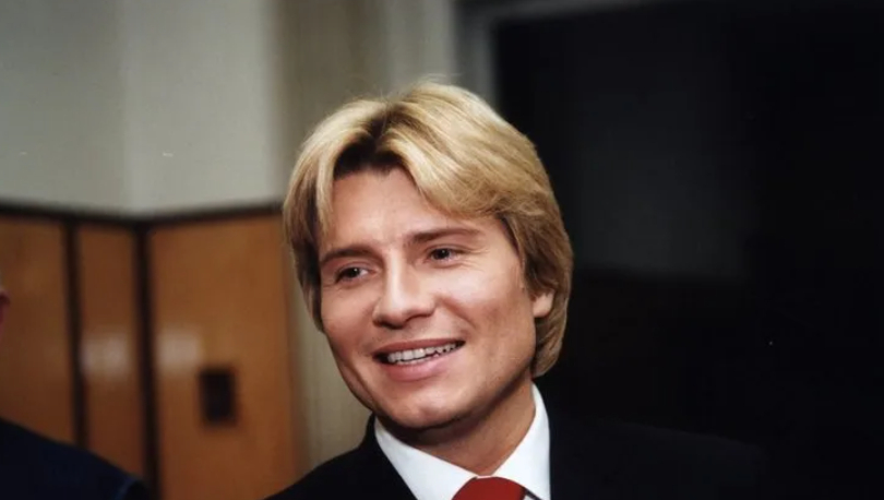 Народный артист РФ Николай Басков рассказал о раздражением кожи из-за грима