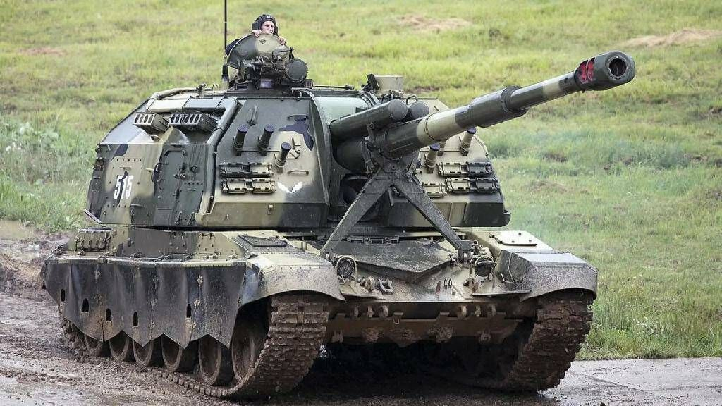 Российские артиллеристы на САУ «МСТА-С» бьют врага на Запорожье