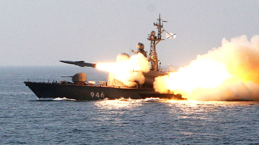 Катер «Р-298» выполнил стрельбу крылатой ракетой «Москит» в Охотском море