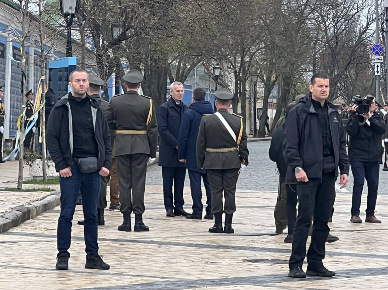 Генсек НАТО Столтенберг приехал в Киев