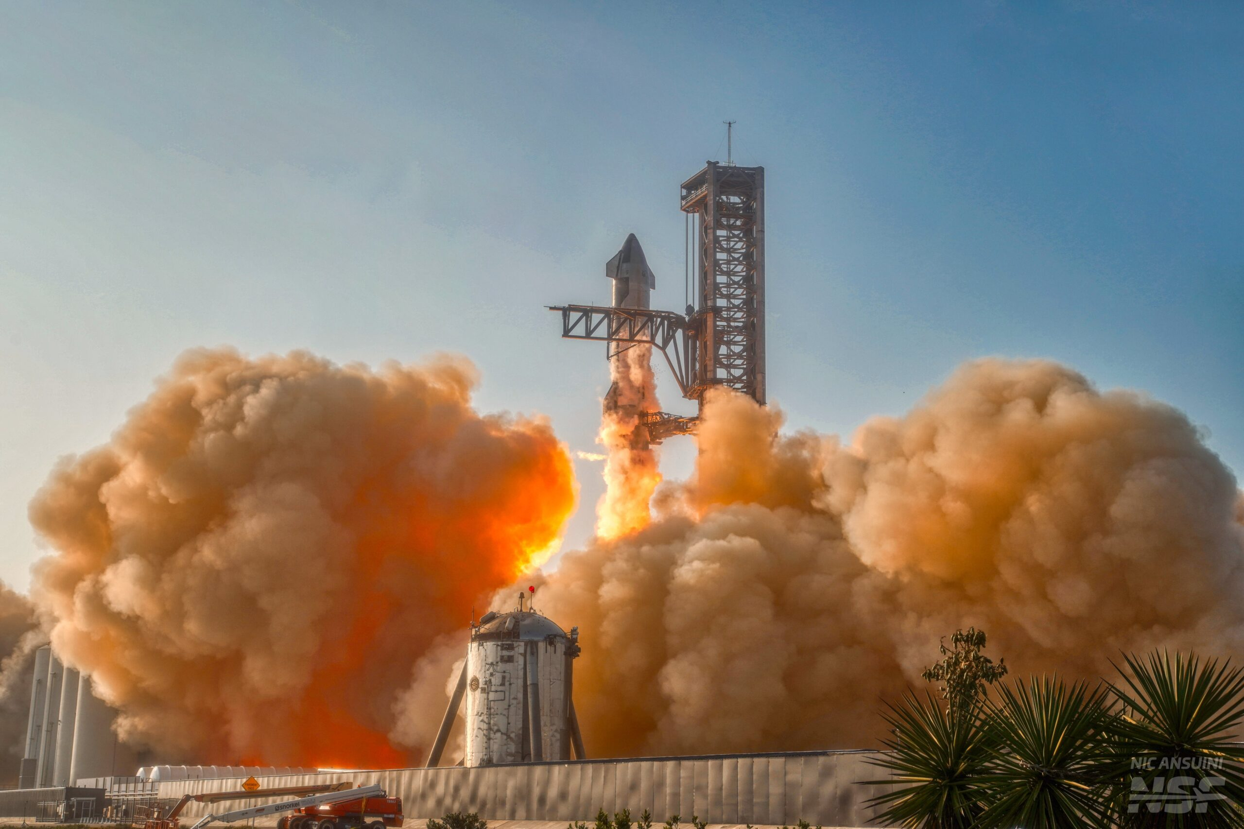 SpaceX: Starship уничтожили преднамеренно из-за проблем с двигателями и потери высоты