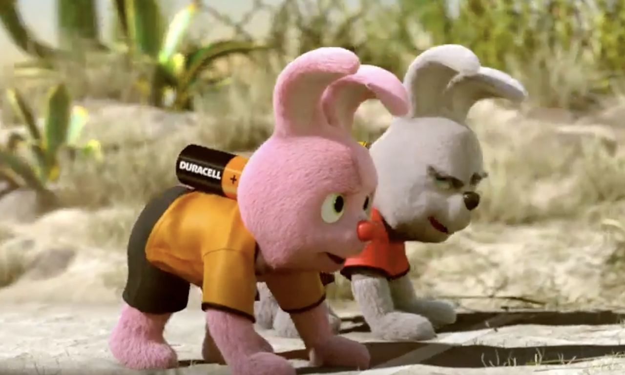 Розовый кролик больше не зарядит: Duracell уходит из России