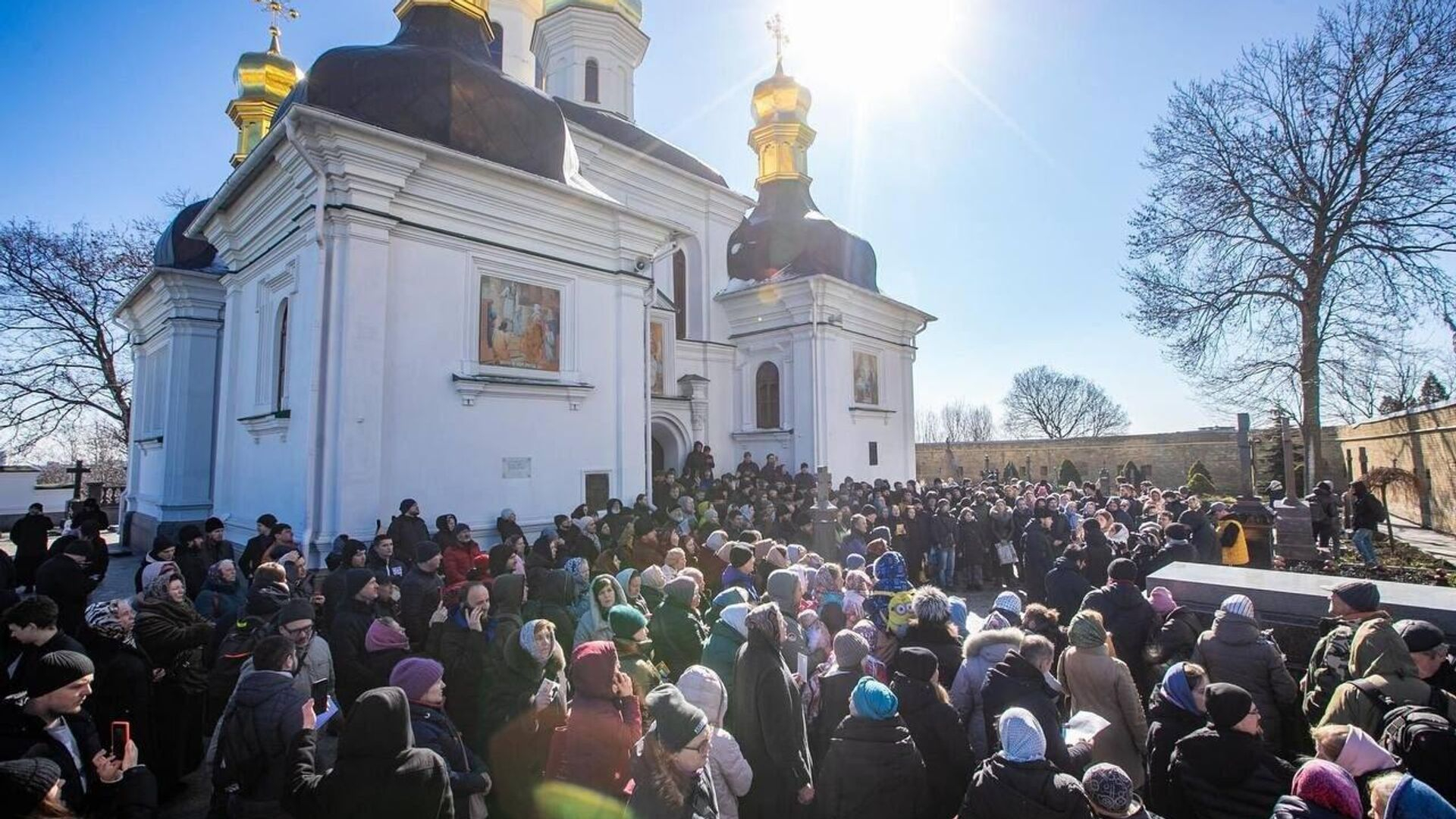 В Киево-Печерской лавре продолжается молитвенное стояние