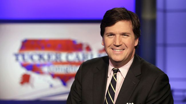 Консерватора Такера Карлсона уволили с Fox News и позвали в «Соловьев.Live»