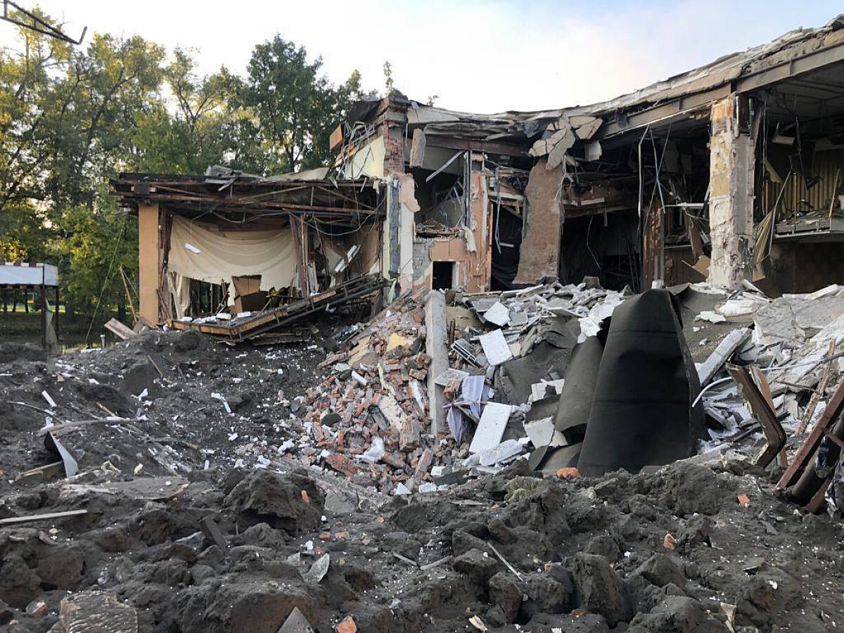 Рогов сообщил о новых взрывах в подконтрольном ВСУ городе Запорожье