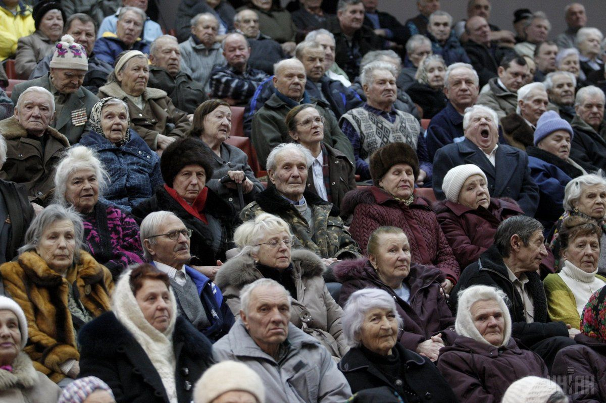 Число долгожителей в России резко сократилось