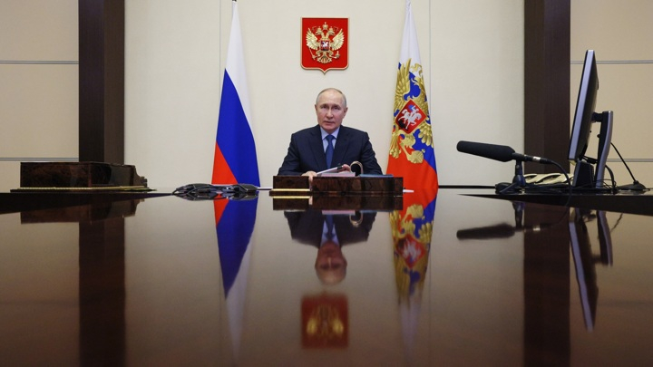 Владимир Путин проводит совещание в индустриальном парке «Руднево»