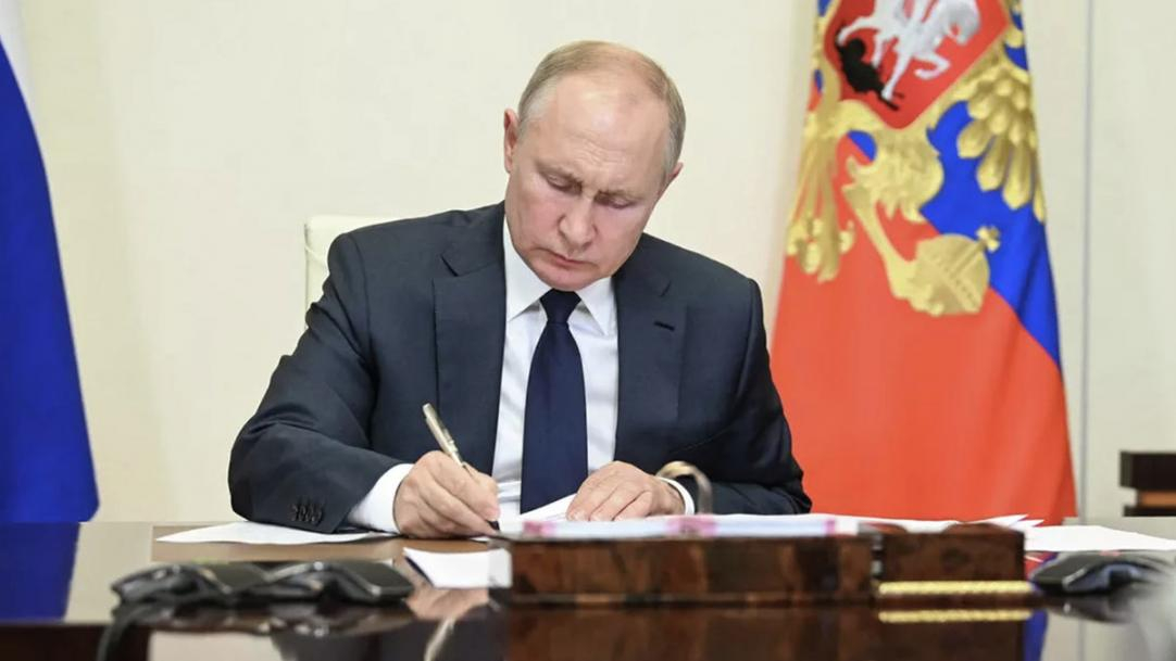 Путин подписал закон о приравнивании жителей Сталинграда к категории ветеранов ВОВ
