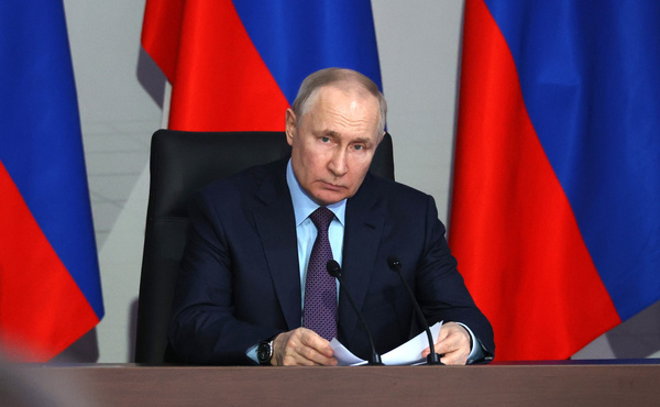 Путин подписал закон, предполагающий пожизненное лишение свободы за госизмену