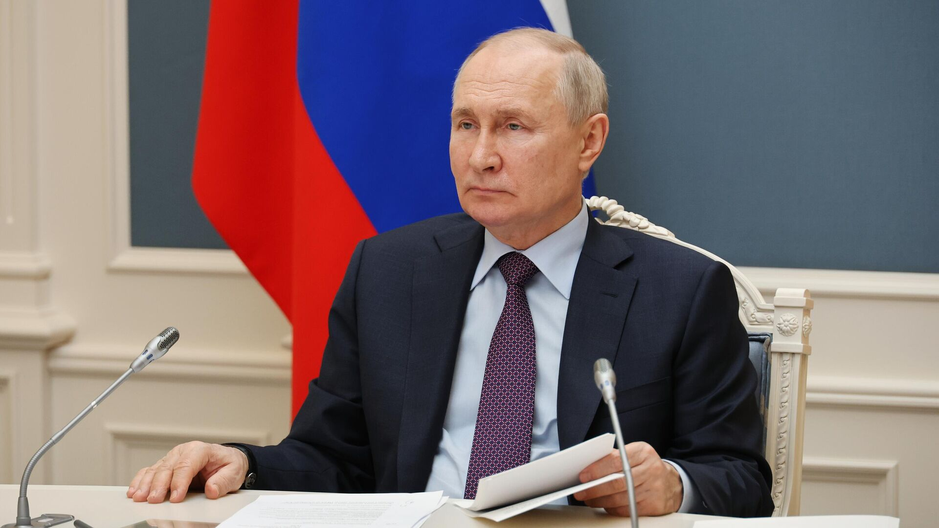 Владимир Путин принял участие в открытии трамвайной линии в Мариуполе