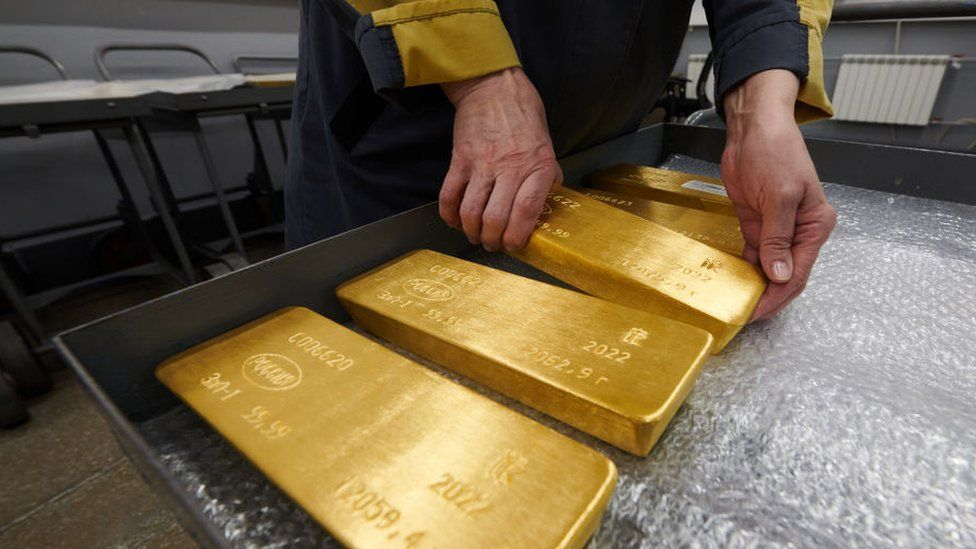ОАЭ, Гонконг и Турция стали основными направлениями для продажи российского золота