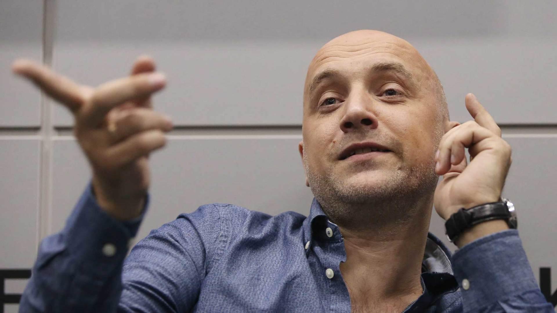 Врачи успешно прооперировали Захара Прилепина
