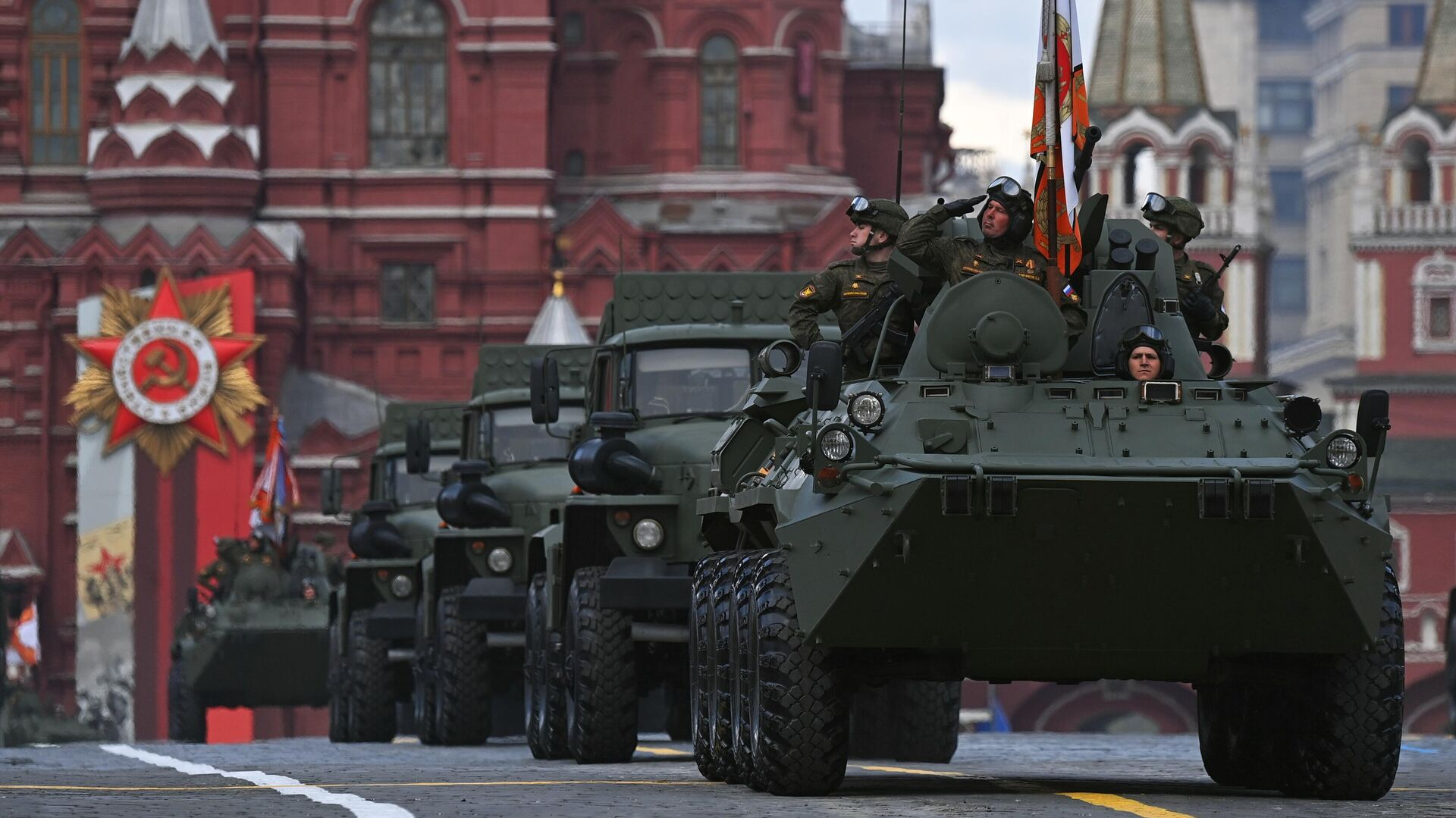 В Москву на праздник 9 мая приехали люди из разных уголков страны и мира