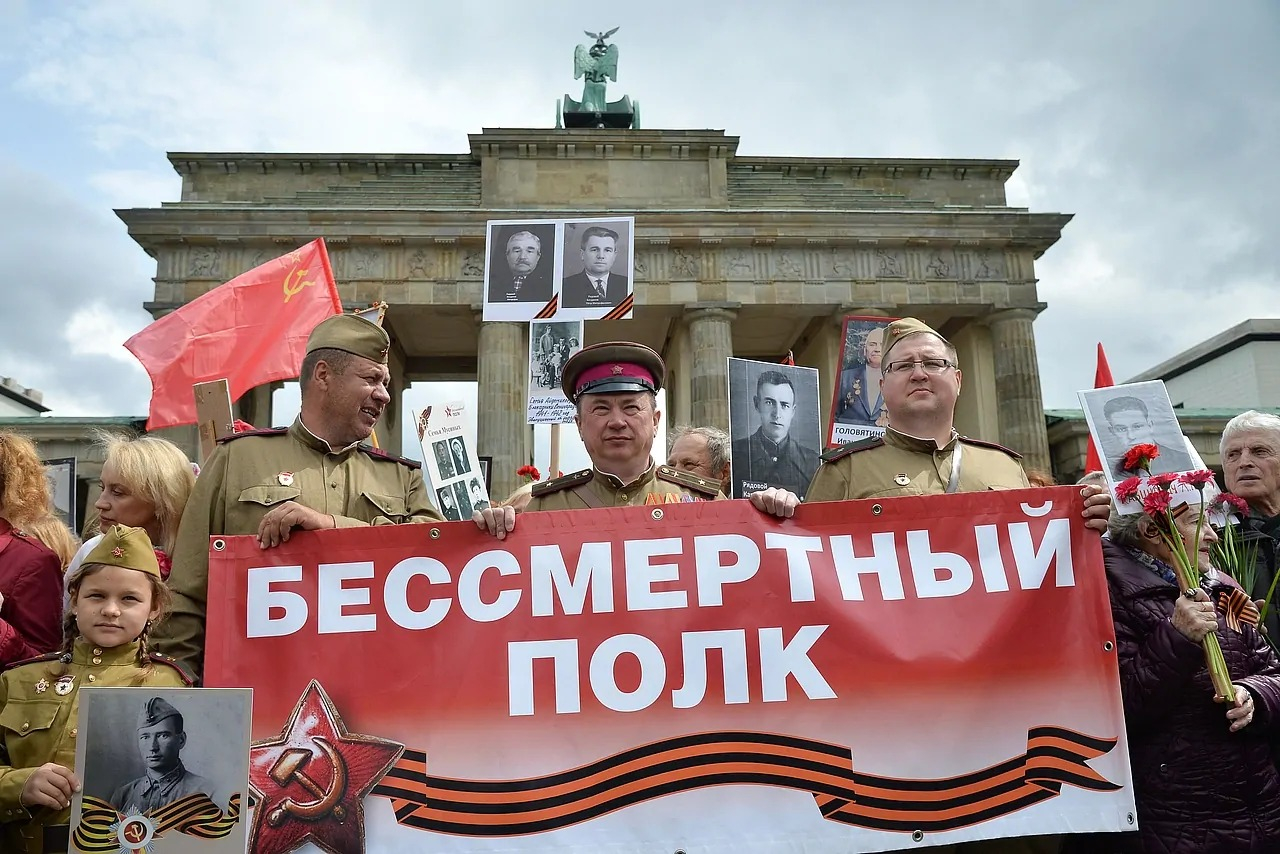 В Берлине проходит шествие Бессмертного Полка