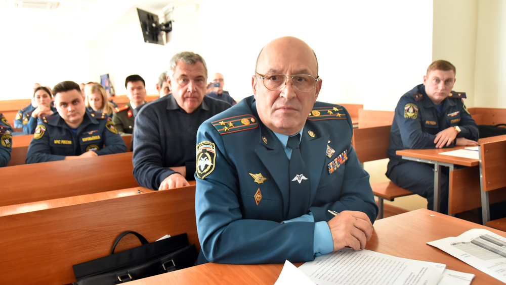 СБУ пыталась завербовать первого замминистра МЧС ДНР, угрожая смертью жены