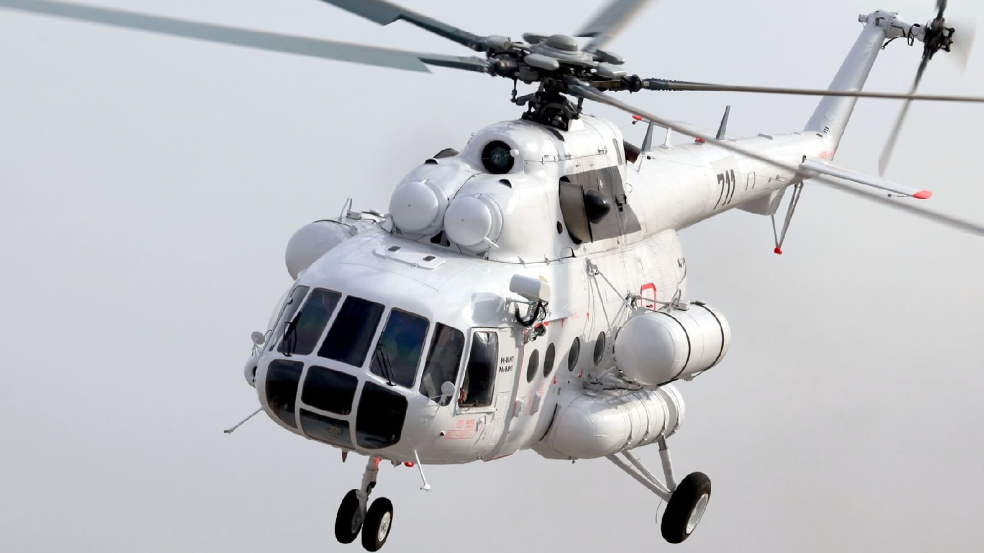 Появились кадры падения вертолета Ми-8 в Брянской области
