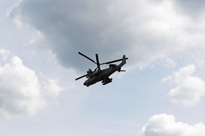 В Клинцах Брянской области продолжают летать боевые вертолеты