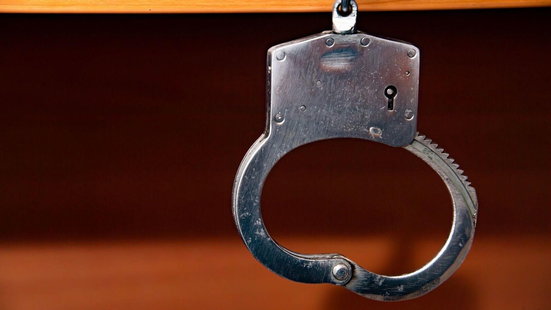 Приезжий предложил наркотики 17-летней волгоградке, после чего она скончалась