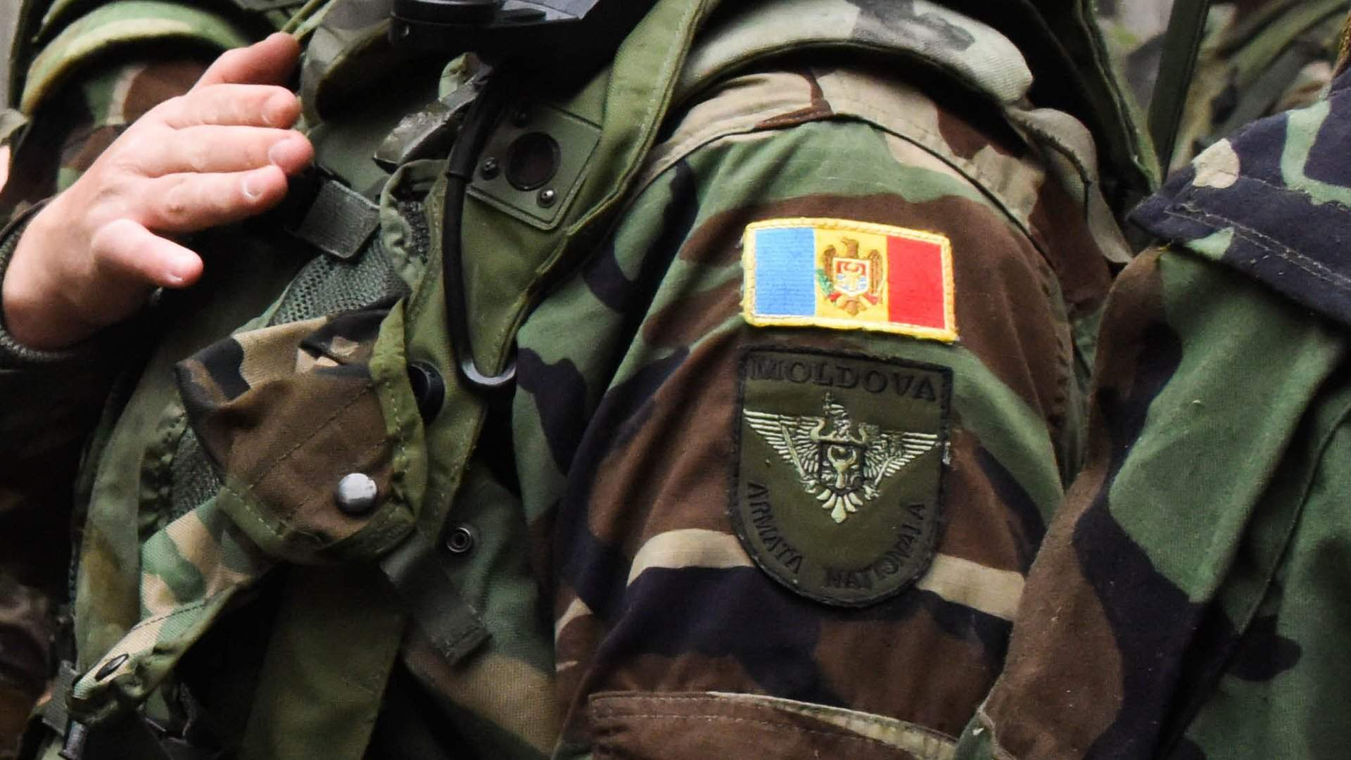 В Комрате молдавские силовики похитили бюллетени избирателей под крики местных жителей