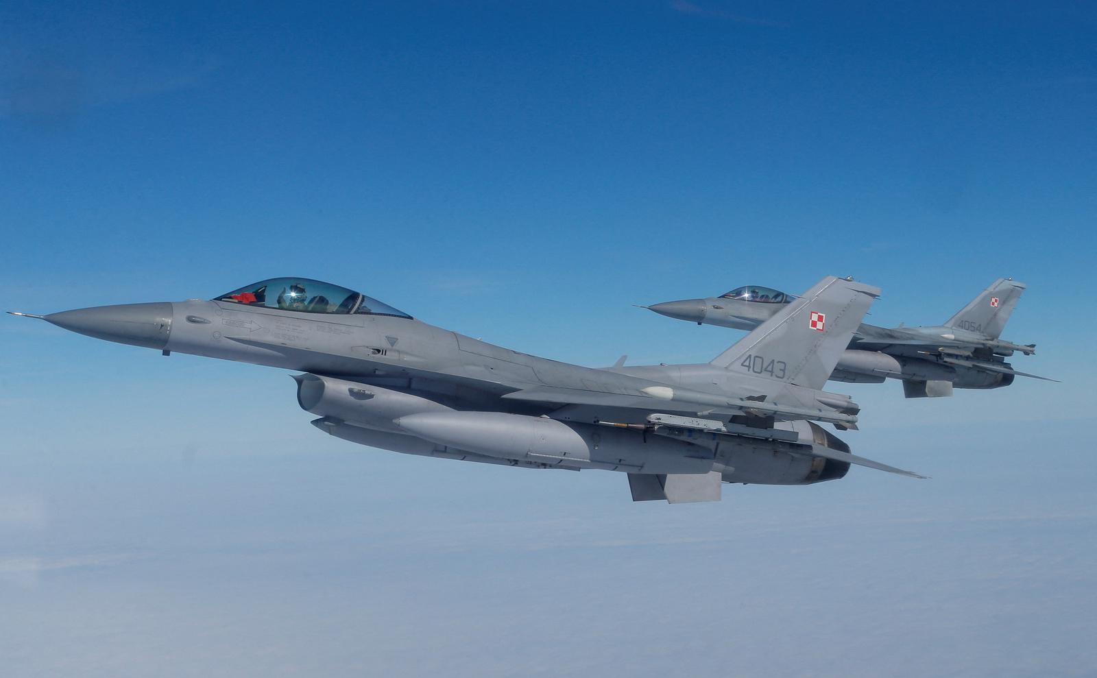 Лондон и Амстердам хотят создать коалицию для поставок F-16 Киеву